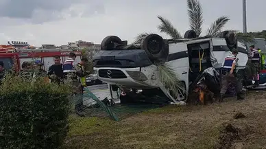 Antalya'da tur minibüsü devrildi: Ölü ve yaralılar var