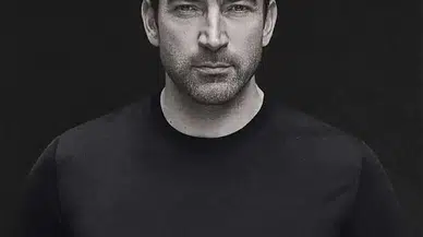 Efsane geri dönüyor! Kenan İmirzalıoğlu’nun yeni dizisi ve alacağı ücret dudak uçuklattı