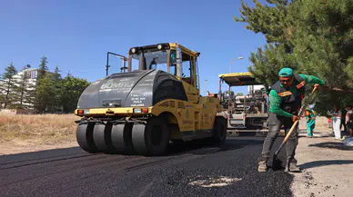 Çankaya Belediyesi, yollara 100 bin ton asfalt serme hedefiyle çalışmalara hız verdi