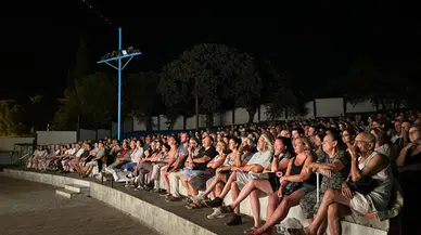 Burhaniye Kitap Fuarı’nda Müzikten Tiyatroya, Söyleşilerden Sinemaya Kültür Şöleni Devam Ediyor