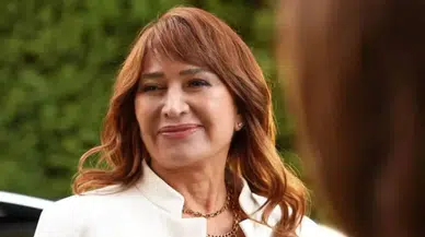 Demet Akbağ’ın Hayatı: Acı, Başarı ve Sahne Işıkları