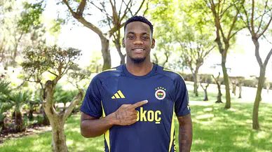 Fenerbahçe’nin Yeni Yıldızı Jhon Duran İlk Maçında İki Golle Fırtına Gibi Esti!