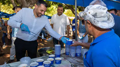 Manavgat’ta Muharrem Ayı Bereketi: Aşure Dağıtımı Yoğun İlgi Gördü