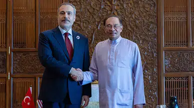 Fidan, Malezya'da ASEAN Toplantısı'nda ikili ilişkileri güçlendirdi!