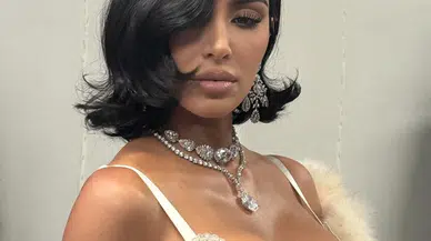 Kardashian'ın Balenciaga defilesindeki beklenmedik anı sosyal medyayı salladı!