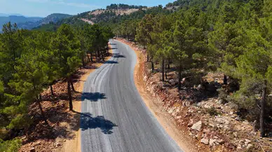 Mersin Büyükşehir, Gülnar Kırsalında 30 Kilometrelik Grup Yolunu Yeniliyor!