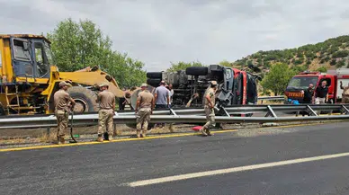 Diyarbakır’da Yangına Giden İtfaiye Aracı Devrildi: 1’i Ağır 3 Yaralı