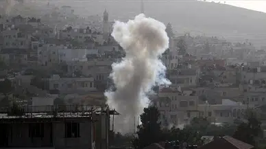 İsrail, Suriye'de Dürzi topluluğunu hedef alan hava saldırılarını sürdürüyor
