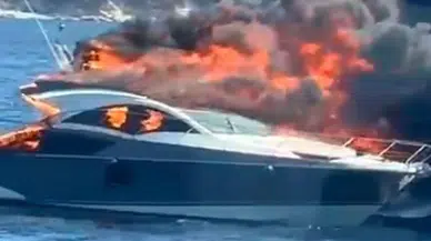 Kınalıada Açıklarında Teknede Yangın: 16 Kişi Denize Atlayarak Kurtuldu