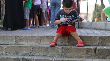Karabağlar'dan Gezici Kütüphane ile Çocuklara Kitap Aşkı Aşılanıyor!