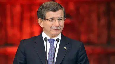 Davutoğlu: Bu gece karanlık olabilir ama yarın onurumuzun yükseldiği gün olacak!