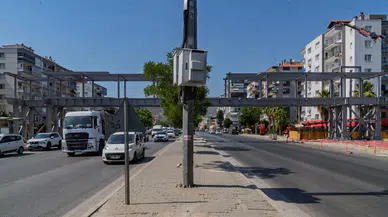 Karşıyaka'da yeni yaya üst geçidi, güvenliği ve ulaşım konforunu artıracak