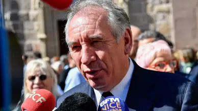 Fransa'dan Bütçe Tasarrufu Hamlesi: Resmi Tatiller Kaldırılabilir