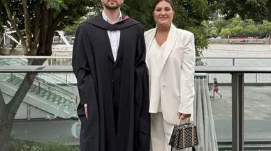 Sibel Can’ın Oğlu Londra’da Mezun Oldu: “Seninle Gurur Duyuyorum”