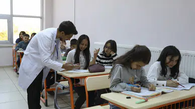 Mersin Büyükşehir Kurs Merkezleri, Gençlerin Liseye Geçiş Hayallerine Rehberlik Ediyor