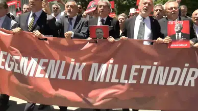 CHP, Adalet Bakanlığı önünde yargı eksikliklerini protesto etti, 'adalet aramıyoruz' mesajı verdi