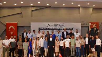 Başkan Ahmet Akın, Ayvalık Muhtarlarıyla Yönetişim Toplantısında Buluştu