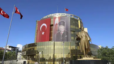 Aydın Halkı Çerçioğlu’nun AK Parti’ye Geçişine Tepkili: “Oylarımız Haram Olsun”