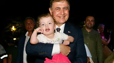 Cemil Tugay Karşıyakalılarla Mahalle Şenliği'nde Buluştu