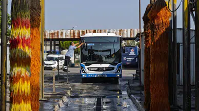 İzmir, otobüs yıkama suyunu geri dönüştürerek 2.200 ton su tasarrufu sağlıyor!