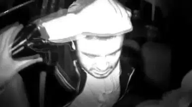 Minibüste insanlık dışı olay! Engelli gence tekme ve yumruklarla saldırdılar