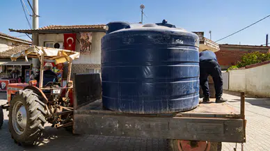 İzmir’de Yangın Sonrası Çiftçiye Can Suyu: Su Deposu Dağıtımı Başladı
