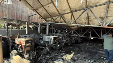 Diyarbakır’da Traktör Sitesinde Yangın: 22 Traktör Kül Oldu