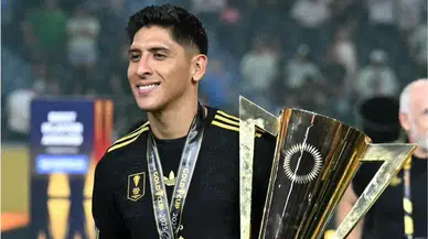 Edson Alvarez Kimdir? Fenerbahçe Transferinde Öne Çıkan Meksikalı Orta Saha