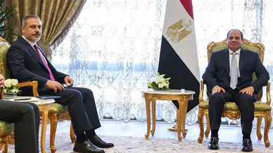 Hakan Fidan, Mısır'da Cumhurbaşkanı Sisi ile görüştü