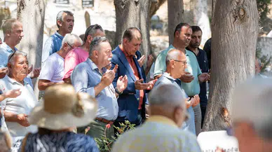 İzmir Büyükşehir Belediye Başkanı Tugay, Güler Bayır'ın cenaze törenine katıldı
