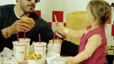 Bebek’te Barış Arduç ve Kızı Jan Asya’dan Kalp Isıtan Anlar