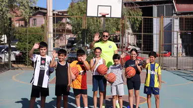 Karabağlar’da Çocuklar Mahallelerinde Sporla Buluşuyor