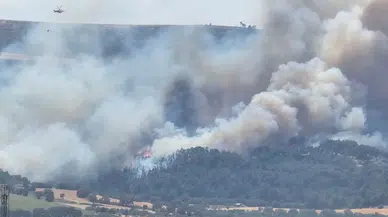 Çanakkale'de Korkutan Yangın: Boğaz Çift Yönlü Trafiğe Kapatıldı
