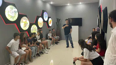 Gökyüzünden Dinozorlara: Çocuklar Bornova’da Bilimle Buluştu