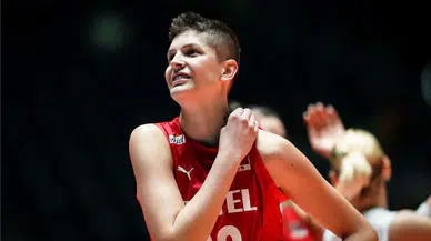 Milli Voleybolcu Ebrar Karakurt, Cesur Stiliyle Gündemde