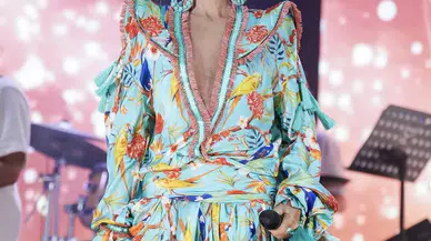 Ajda Pekkan’ın Harbiye Konserinde Ekip Azarlaması Sosyal Medyada Tepki Çekti