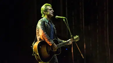 Türk Rock’ın Efsanesi Teoman Büyük Konser Teklifini Neden Geri Çevirdi?