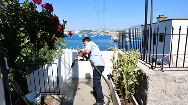 Bodrum'da Renkli Farkındalık Projesi: Sokaklar Mavi ve Beyaza Dönüşüyor!