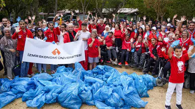 İzmir'de uluslararası plaj temizliği rekoru için büyük katılım, Japonya'dan destek geldi