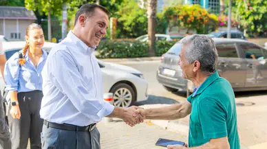 Mersin Yenişehir Belediye Başkanı Abdullah Özyiğit, Güvenevler'de Mahalle Sakinlerini Dinledi