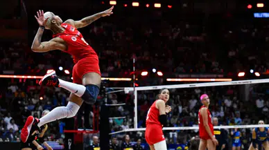 Filenin Sultanları, FIVB Voleybol Dünya Şampiyonası'nda İtalya'ya 3-2 yenilerek dünya ikincisi oldu