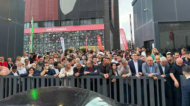CHP, İstanbul İl Başkanlığı'na giriş engelleyen polislere suç duyurusunda bulundu