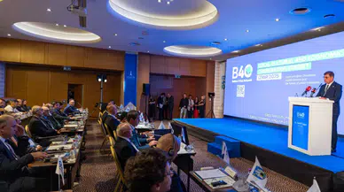 B40 Zirvesi İzmir'de başladı: Dijital Dönüşüm ve Kent Diplomasisi Tartışılıyor