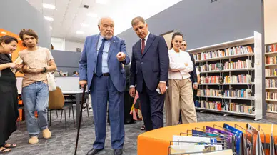 Prof. Dr. İlber Ortaylı kendi adını taşıyan kütüphaneyi  İzmir'de açtı