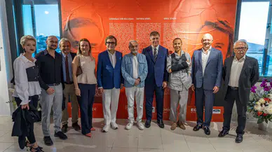 İzmir'de Devrim Erbil ve Erol Evgin'in "Yan Yana" sergisi sanatseverlerle buluştu