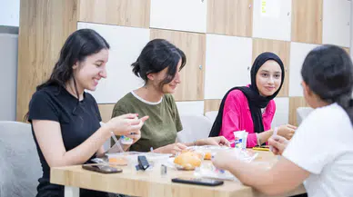 İzmir Büyükşehir'den üniversite öğrencilerine barınma ücretlerinde zam yok, 2 bin TL ile konaklama imkanı!