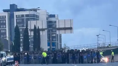 CHP İstanbul Başkanlığı'na çevik kuvvet geldi