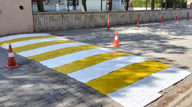 Balıkesir Burhaniye'de yollar yenileniyor, mahalleler güvenli ve konforlu hale geliyor