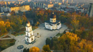 Moldova Seyahati: Kişinev'de Vizesiz Gezi, Güvenlik ve Yerel Lezzetler!