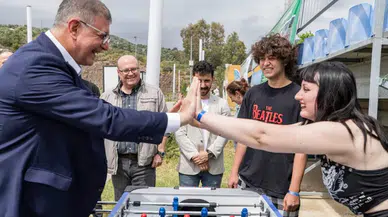 İzmir Büyükşehir Belediyesi'nin gençlere yönelik umut dolu projeler ve destek programları hayata geçiriliyor